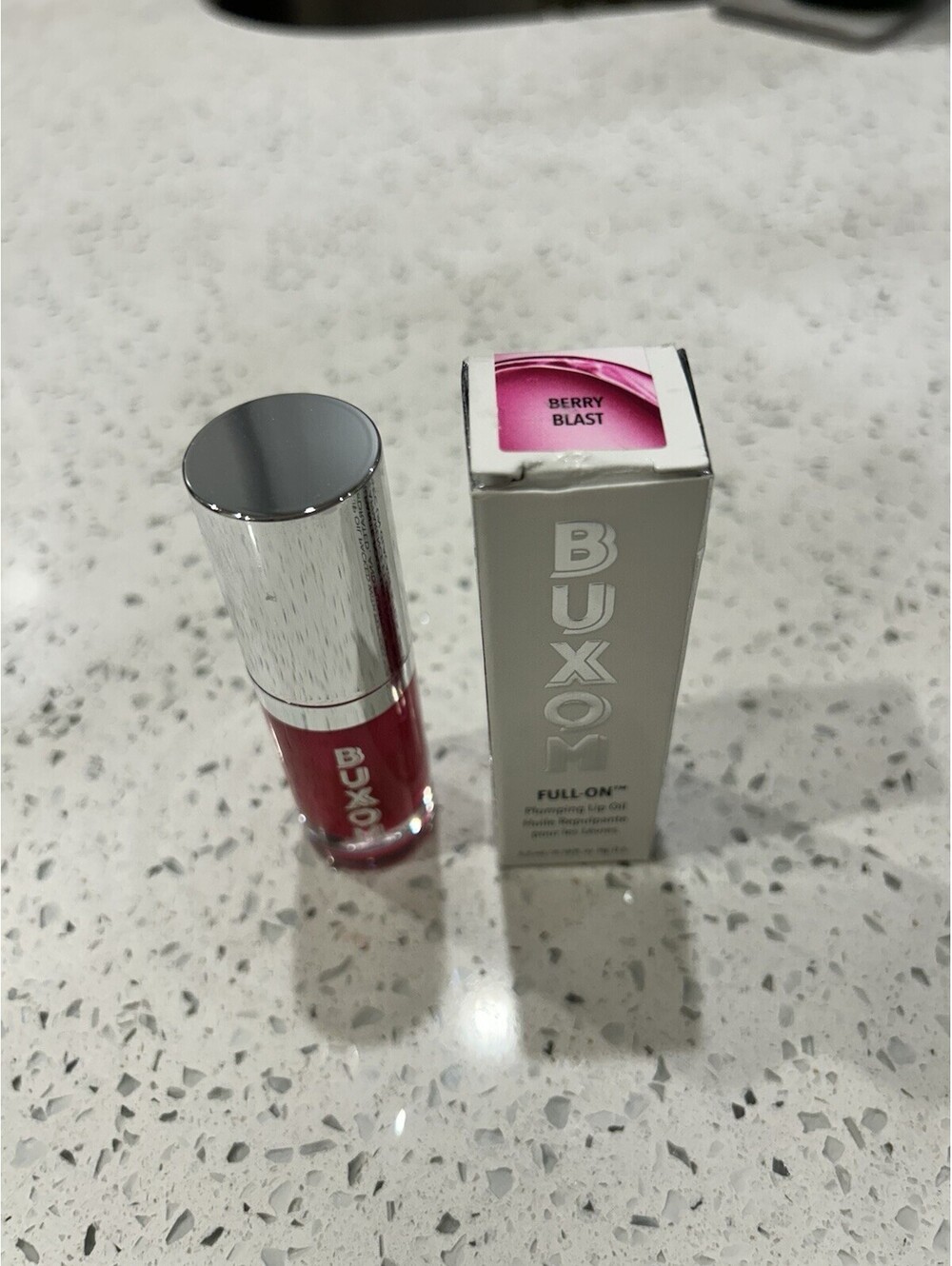 Buxom Full-on Plumping Lip Oil Berry Blast 5.5 ml, Full Size